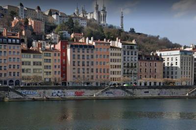 Lyon : dépassée par les tags, la...'s Image