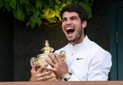 الظاهرة ألكاراز يسقط الملك ديوكوفيتش عن عرشه في بريطانيا's Image