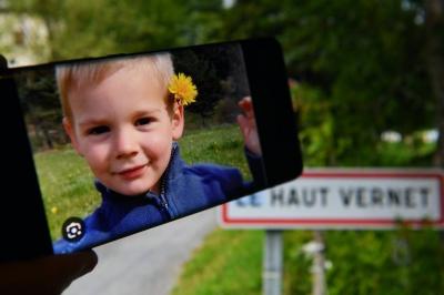 La famille du petit Emile assistera à...'s Image