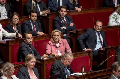 Retraites : Marine Le Pen demande à...'s Image
