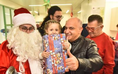بالصور: لجنة انتخاب ملك جمال لبنان تزور أطفال السرطان