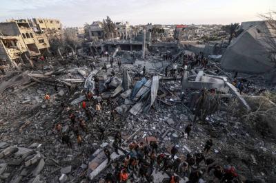 في غزة.. الدمار يمحو نحو 100,000 وحدة سكنية ويشرّد أكثر من مليون فلسطيني's Image