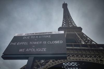 برج إيفل يغلق أبوابه أمام الزوار والسبب...'s Image