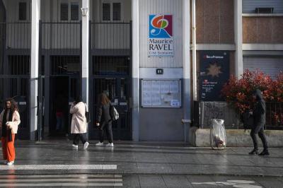 Lycée Ravel : le proviseur menacé de...'s Image