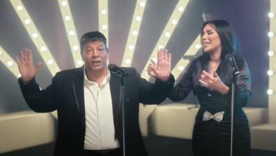 أمينة وعبد الباسط حمودة 