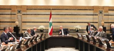 الحكومة: متمسكون بحق لبنان في تحرير أرضه 
تجهيز 200 مدرسة لتكون مراكز إيواء في حال توسعت الحرب's Image