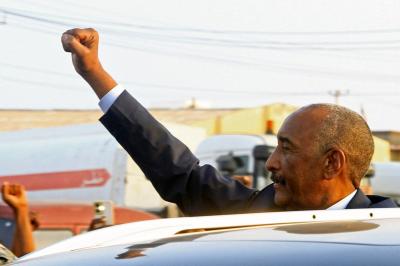السودان: غطاء إقليمي للبرهان.. وأنظار حميدتي نحو دارفور's Image