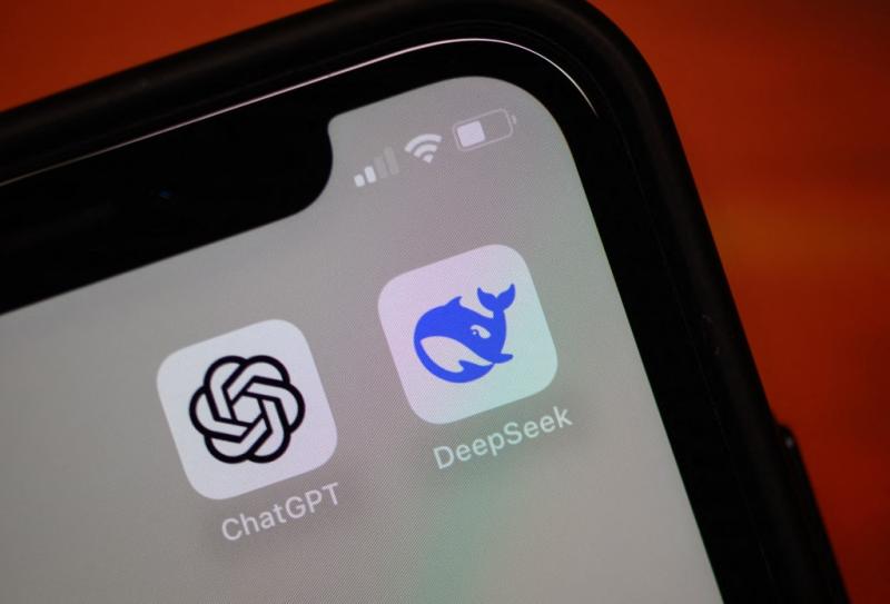 DeepSeek و ChatGPT  هكذا كان رأي كل منهما بالآخر's Image