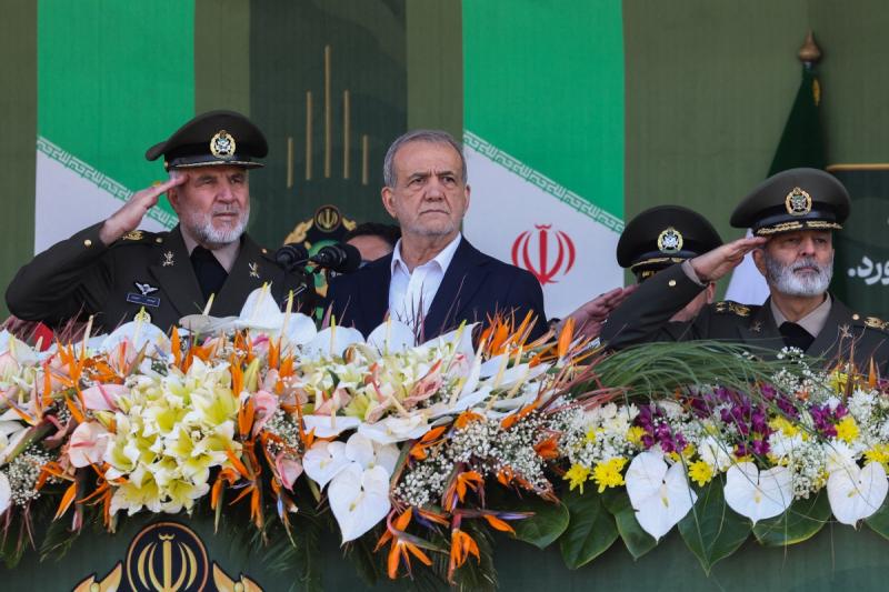 U.S. and Iran: No Path Forward Without a Deal Image