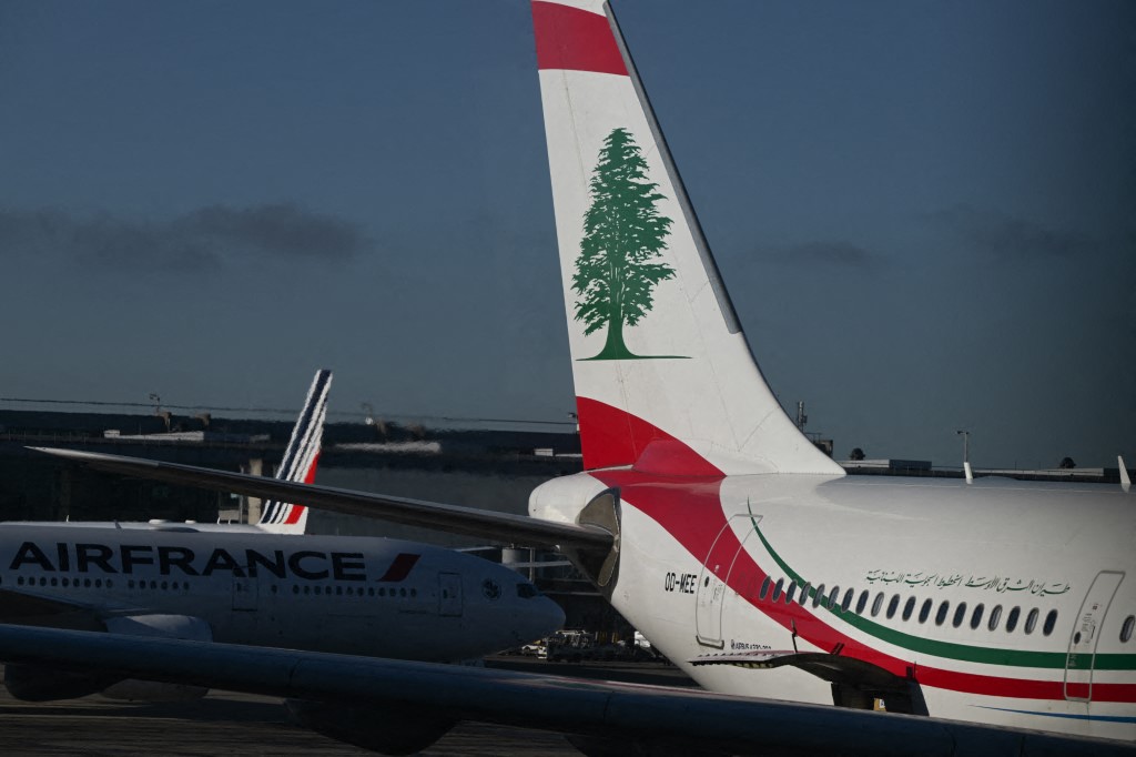 لماذا ترتفع أسعار بطاقات السفر إلى لبنان في وقت هو بأمسّ الحاجة إلى مغتربيه وسُياحه؟