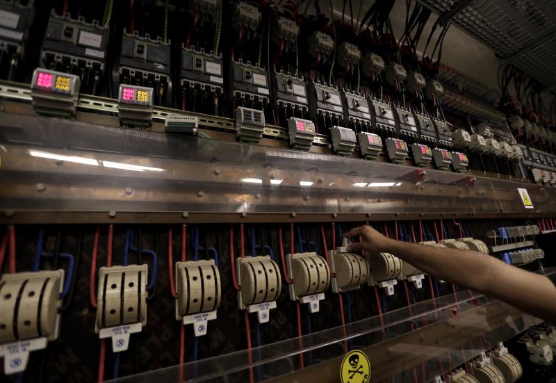 التزام ملحوظ بتسعيرة وزارة الطاقة... فهل تلوح بارقة أمل في ملف الكهرباء؟'s Image