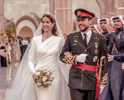 المشاهير يهنئون الأمير وعروسه