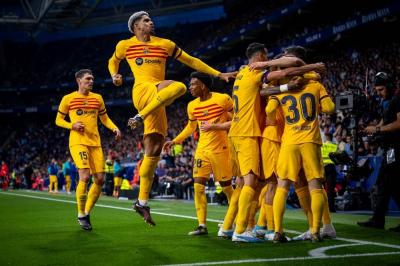 برشلونة بطل إسبانيا في كرة القدم 