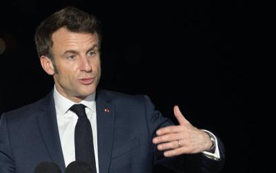 Emmanuel Macron souhaite baisser les...'s Image
