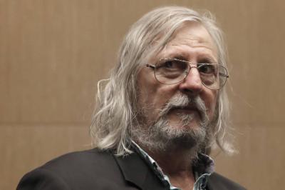 Covid-19 : Didier Raoult défend son...'s Image