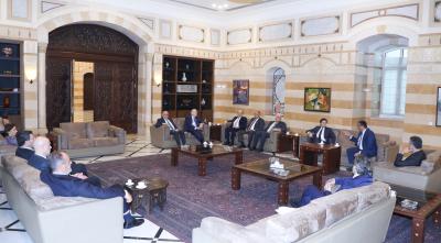 النزاع على الصلاحيات في بلد غير صالح للعيش's Image